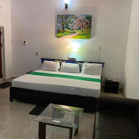 Hgl Guest House Ист-Легон Экстерьер фото