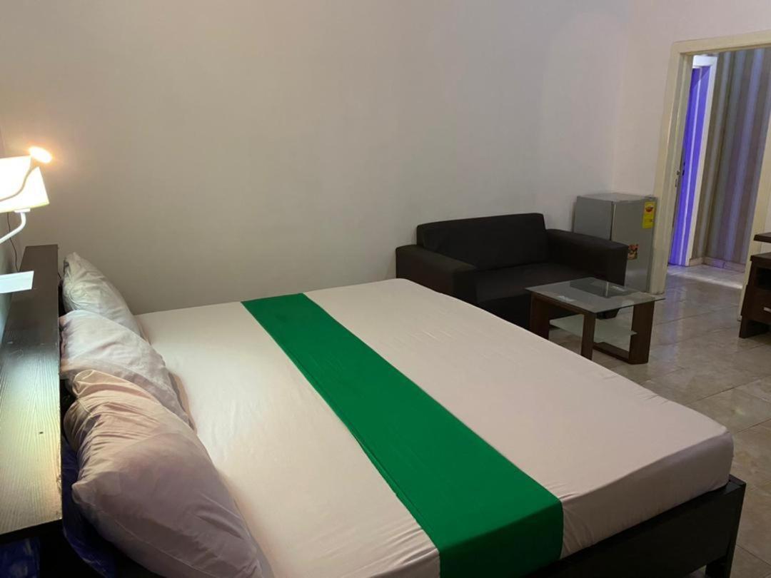 Hgl Guest House Ист-Легон Экстерьер фото
