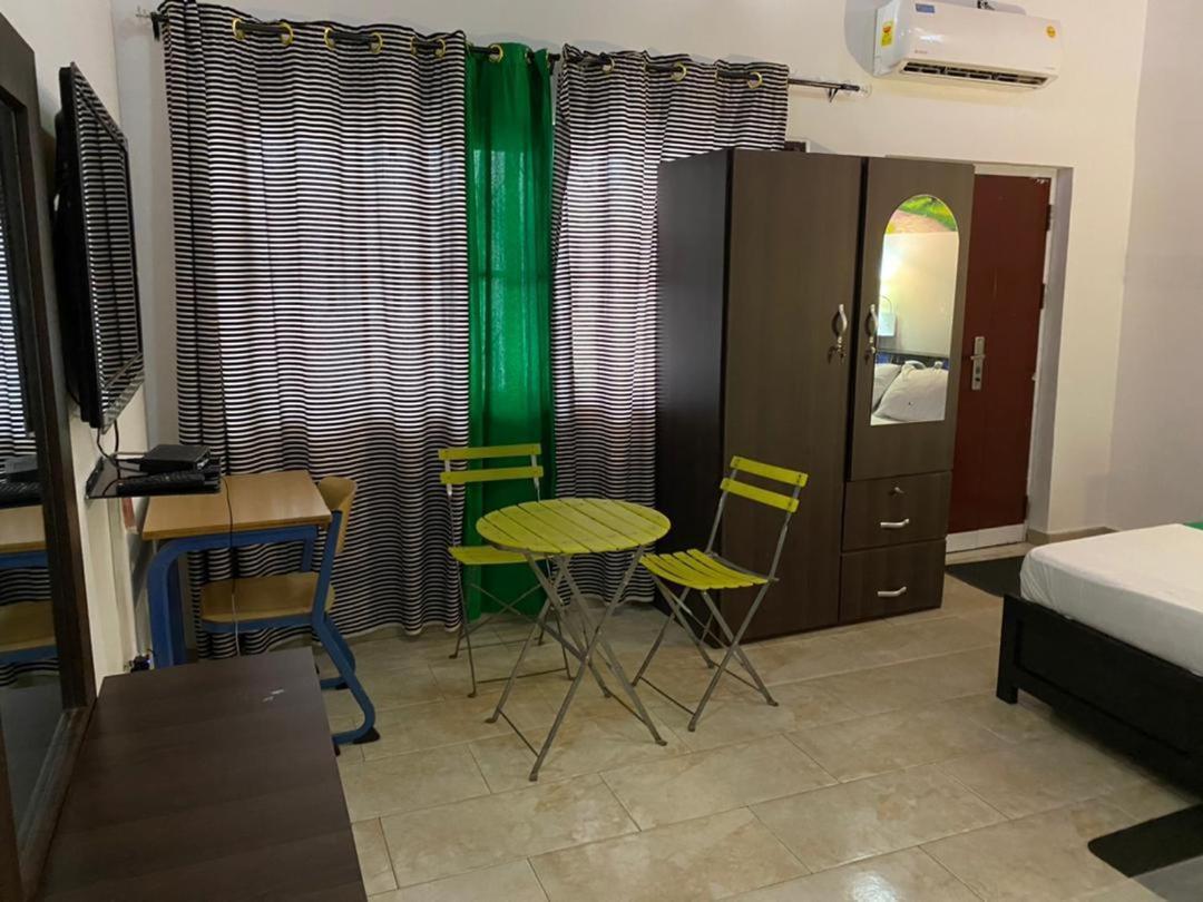 Hgl Guest House Ист-Легон Экстерьер фото